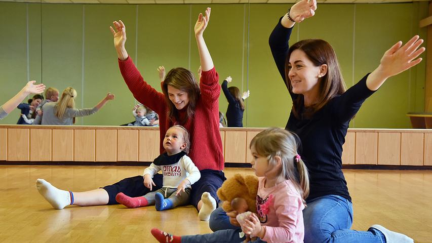 Das bedeutet Tanzen für Kinder im Alter von 20 bis 40 Monaten – immer gemeinsam mit Mama oder Papa.