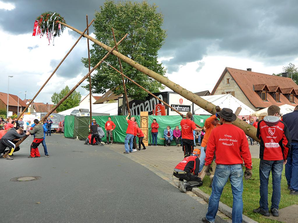 Zunftig Wird S Kirchweih Termine Im Landkreis Erlangen Hochstadt Baiersdorf Hochstadt Herzogenaurach Kalchreuth Mohrendorf Uttenreuth Eckenhaid Forth Eschenau Nordbayern De kirchweih kalender 2021