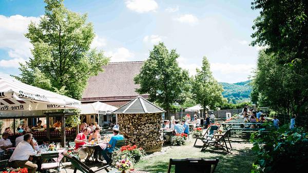 Direkt an der Wiesent liegt malerisch schön der gleichnamige Wiesent-Garten. Im Garten findet man Sonnen- und Schattenplätze. Der Biergarten liegt am Rad- und Wanderweg Richtung Forchheim. // Am Kirchenwehr 10, 91320 Ebermannstadt
