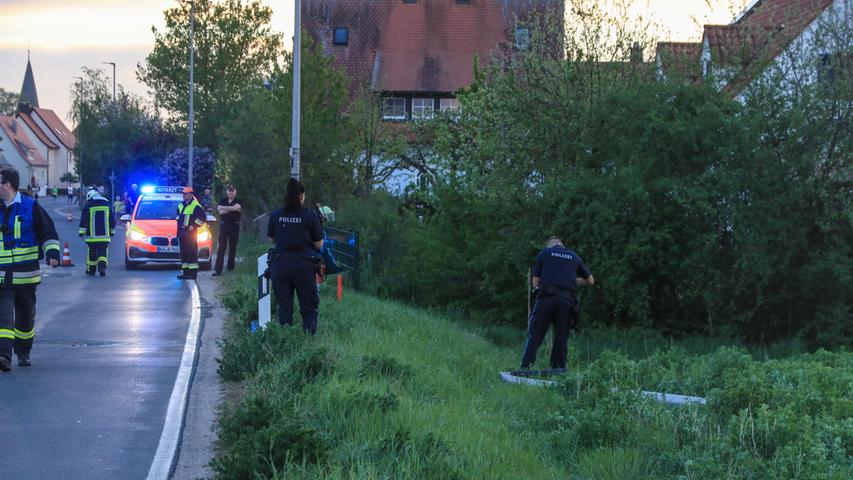 Biker prallt gegen Laternenmast: Schwerer Unfall bei Frensdorf