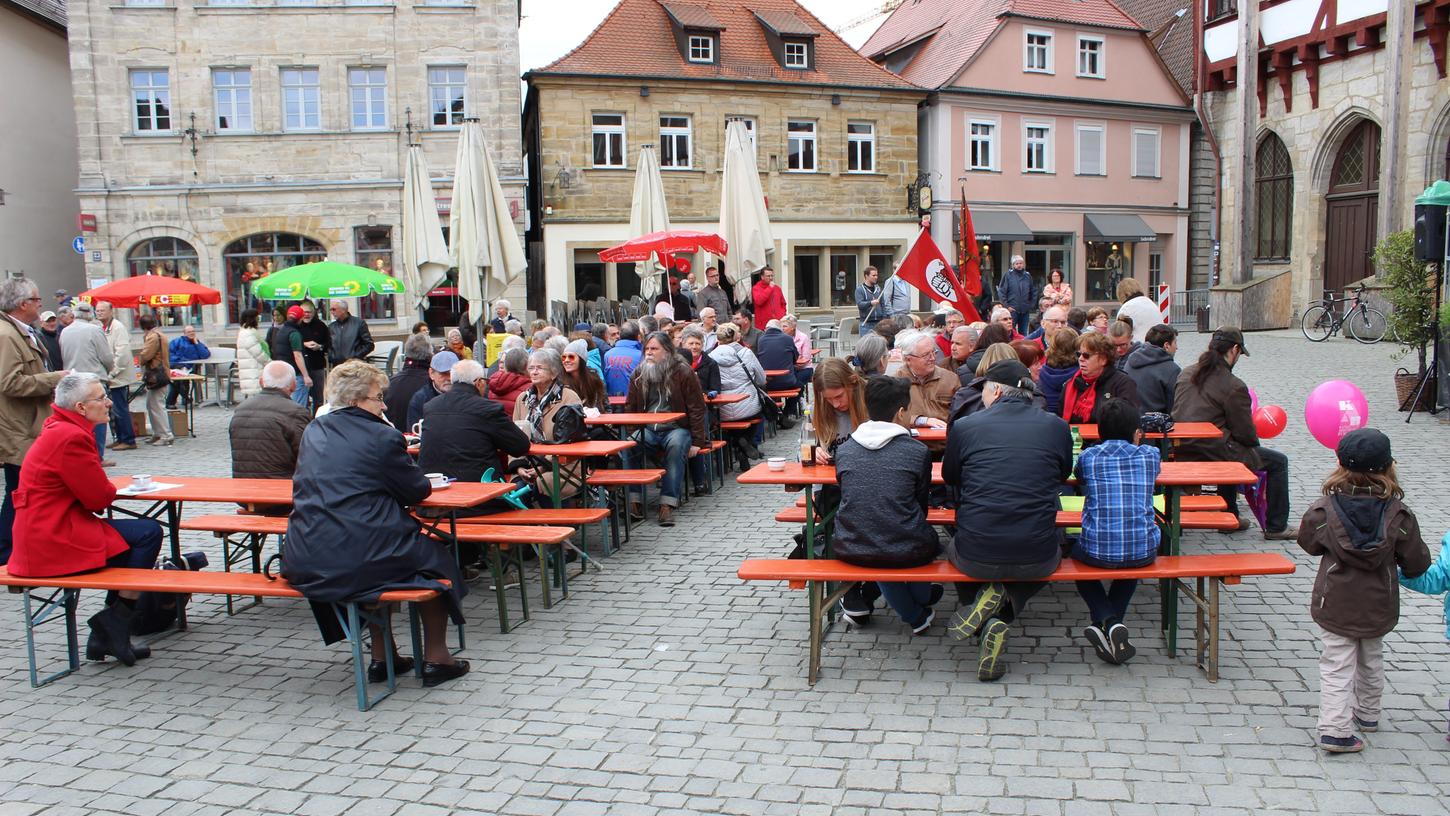 Die Kreisgruppe Forchheim des Deutschen Gewerkschaftsbund lädt wie im vergangenen Jahr (Bild) am 1. Mai ab 10 Uhr zur Kundgebung auf den Rathausplatz in Forchheim.