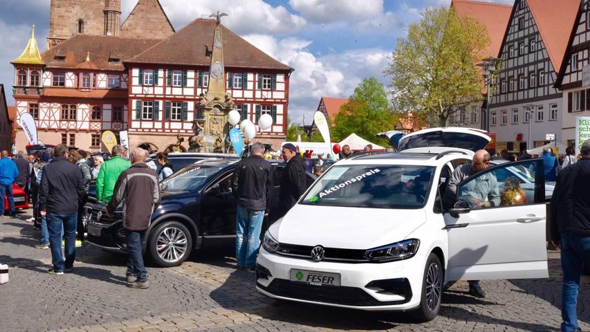 Vom Bulli bis zum heißen Flitzer: Autoshow in Schwabach