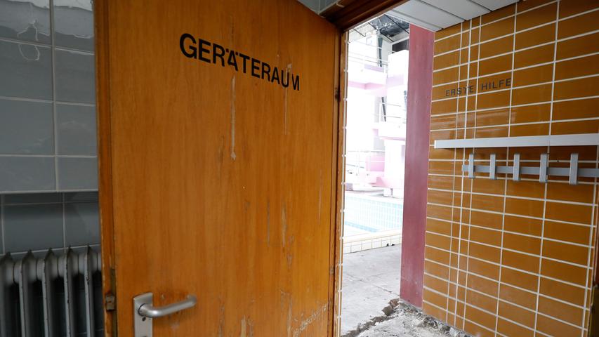 Servus Neumarkter Hallenbad: Jetzt beginnt der Abriss