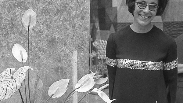Gertraut Weißflog mit dem Motiv "Eis". Hier geht es zum Artikel vom 1. Mai 1969: Begehrte Silberrose in der Meistersingerhalle.
