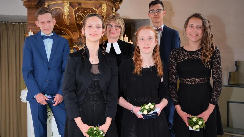 Die Bubenheimer Jungen und Mädchen feierten mit Pfarrerin Manuela Reißig.