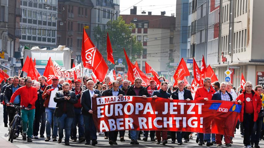 Für Europa: Tausende Mai-Demonstranten in Nürnberg