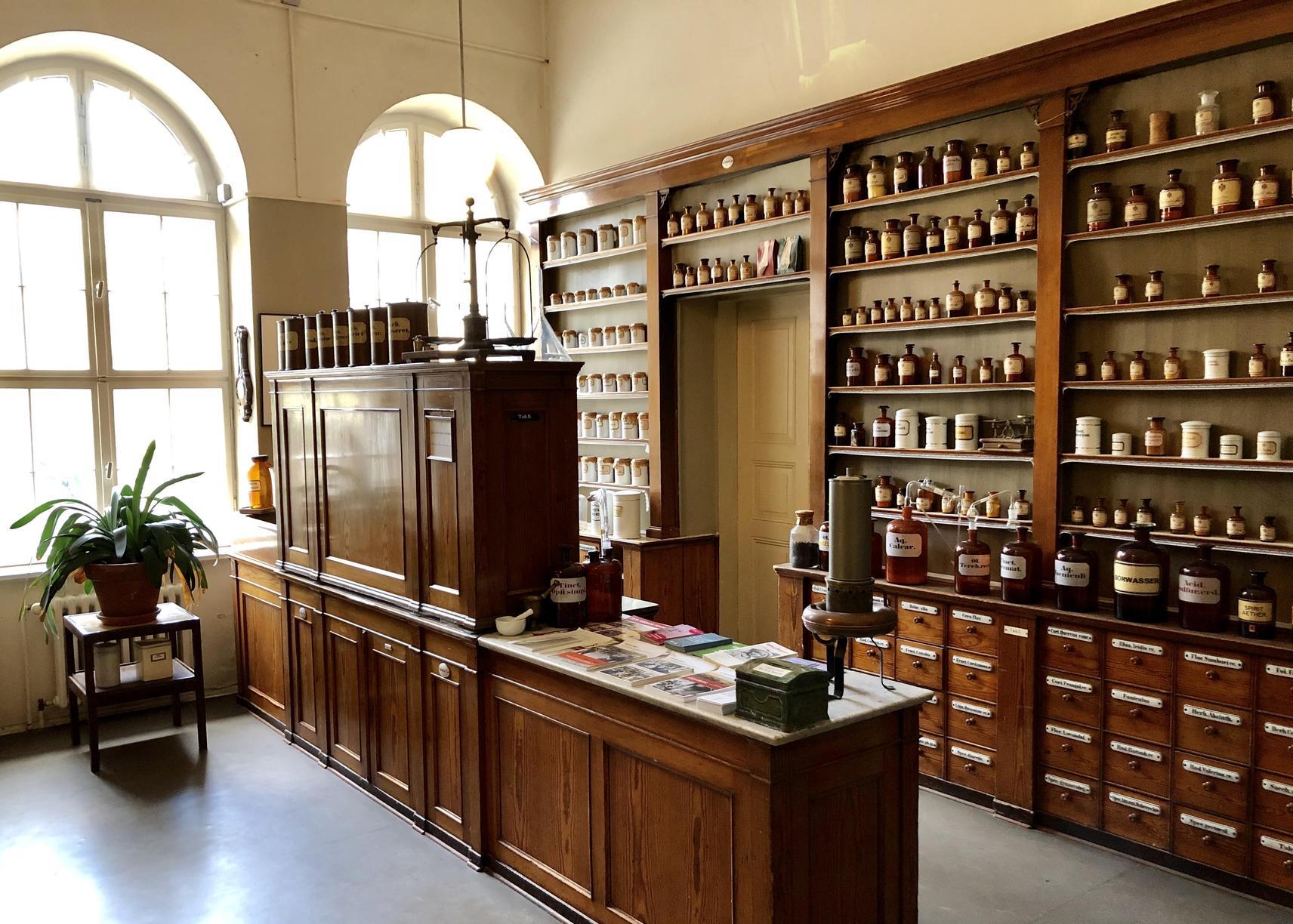 Fontanes Apotheke