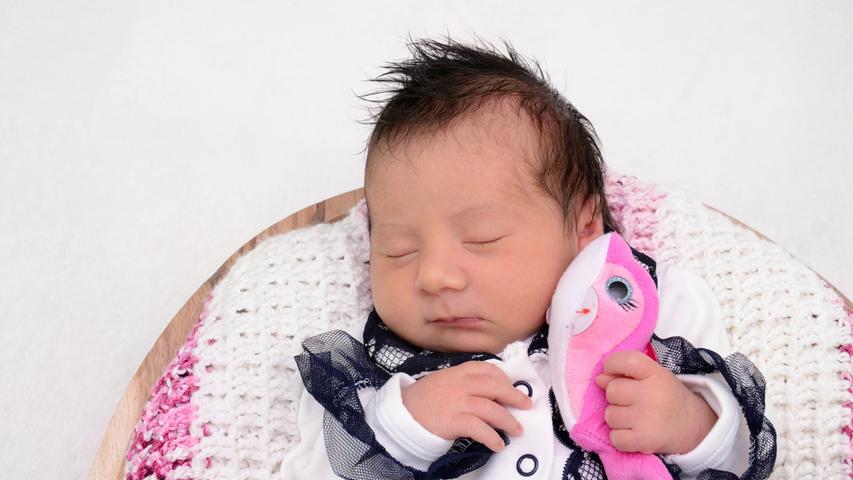 Willkommen auf dieser Welt! Die kleine Melek, zu deutsch Engel, ist am 29. April geboren. Sie wog bei einer Größe von 50 Zentimetern 3100 Gramm.