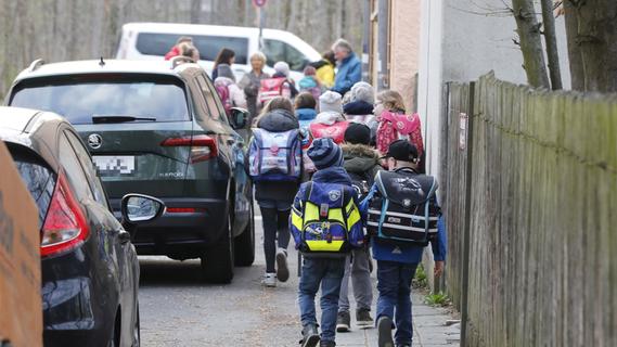 Von Straßenbeleuchtung getroffen: Kind auf Schulweg verletzt - Nordbayern.de
