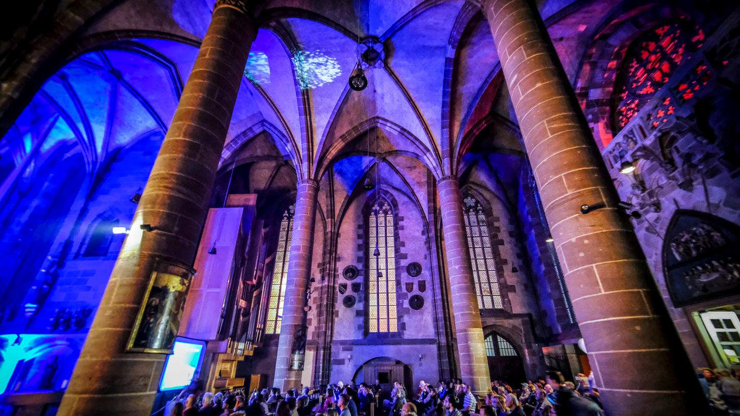 Insgesamt 80 Kunst- und Kulturorte wie Kirchen und Museen laden Kultur-Begeisterte am Samstag zur Blauen Nacht in ihre Räume ein.