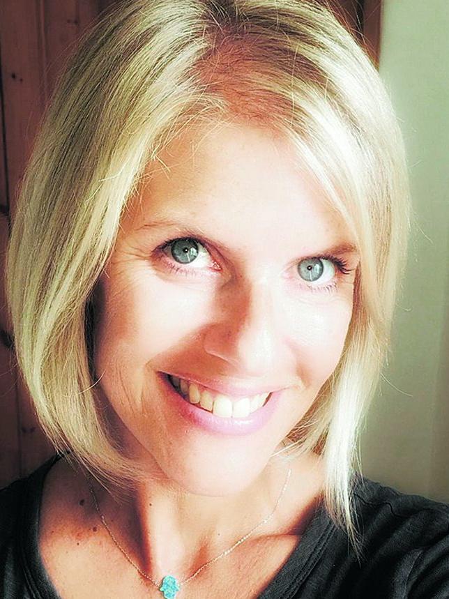 Kerstin Engels macht in El Gouna mit ihren Pferden die Träume von Reitern und Reiterinnen wahr. Kerstin Engels macht in El Gouna mit ihren Pferden die Träume von Reitern und Reiterinnen wahr.