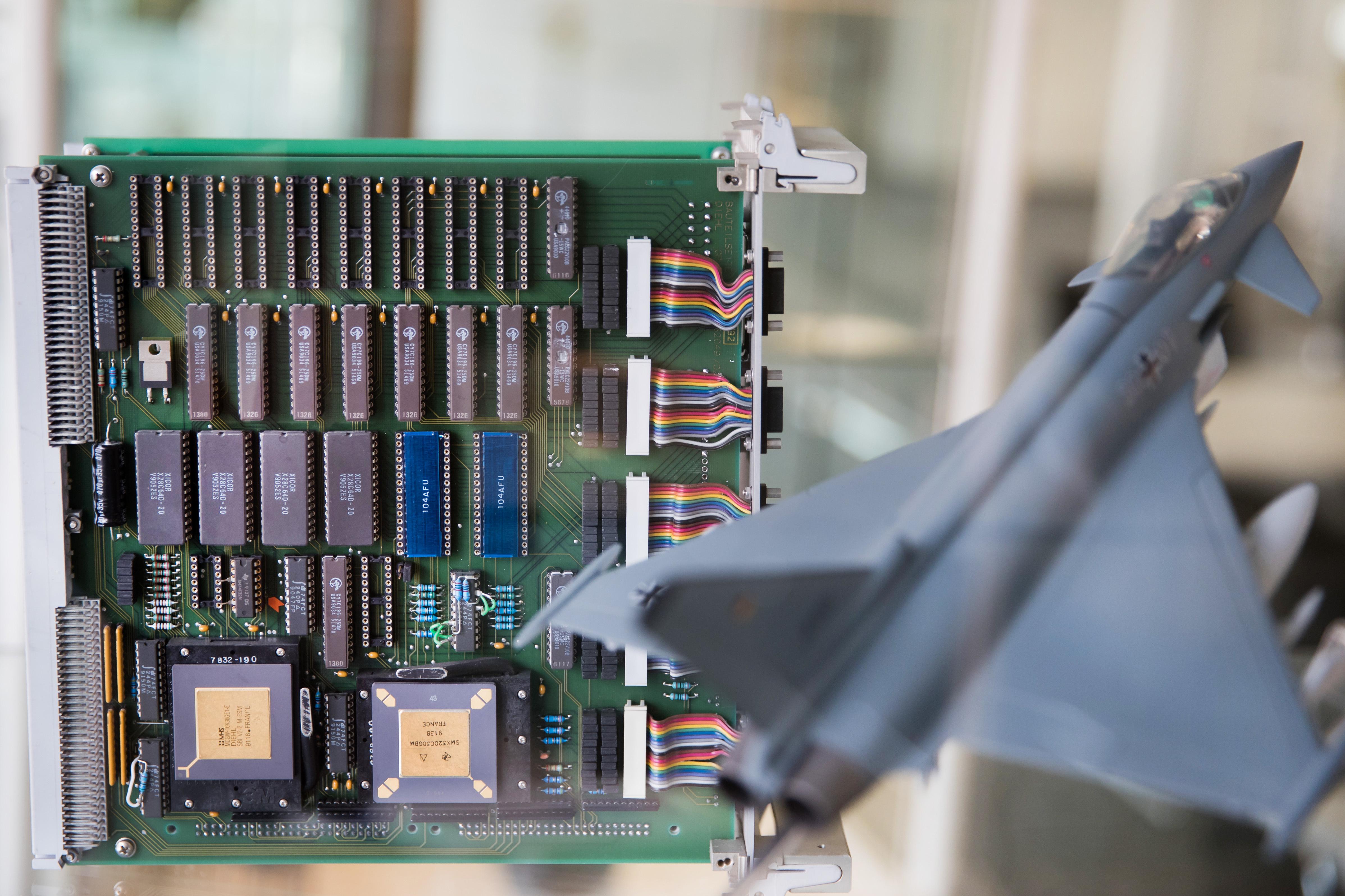 Platz 2 der Top-Arbeitgeber mit Sitz in Nürnberg: Der Familienkonzern Diehl gehört zu den eher stillen Großunternehmen in der Frankenmetropole. 3440 Beschäftigte arbeiten an mittelfränkischen Standorten für den Nürnberger Luftfahrt- und Militärausrüster.