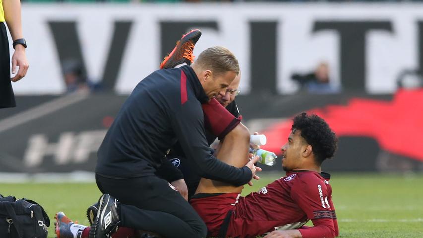 An eine Aufholjagd glaubt nun keiner mehr, zudem muss sich Matheus Pereira verletzt auswechseln lassen. Ein gebrauchter Tag für den 1. FC Nürnberg. 