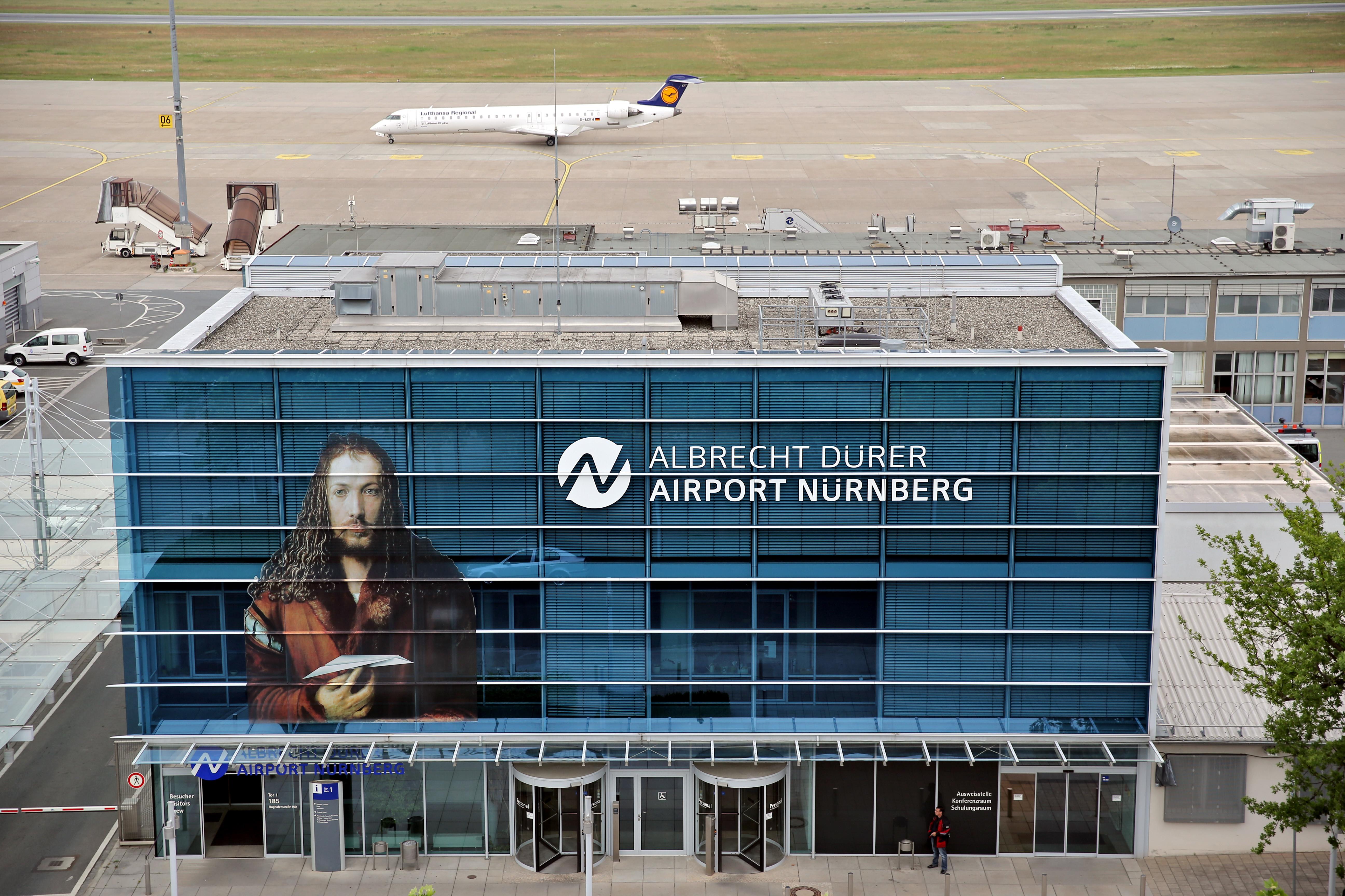 Auf Platz 19 unseres Nürnberger Arbeitgeber-Rankings: Nach der jüngsten Aufstellung der IHK Nürnberg zählt der Albrecht-Dürer-Airport mit 1014 Mitarbeitern zu den Top-20-Arbeitgebern, die ihren Sitz in Nürnberg haben. Der Airport gehört der Stadt Nürnberg und dem Freistaat Bayern zu gleichen Teilen.