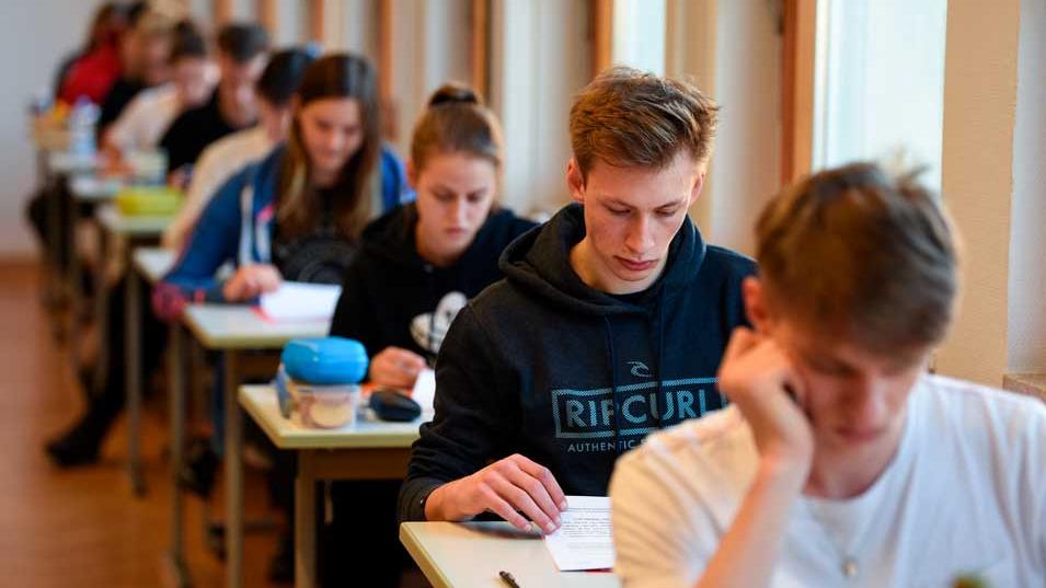Seit Wochen arbeiten sich bayerische Schüler durch die Abitur-Prüfungen.