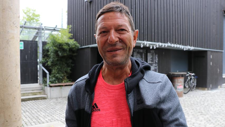 Günther glaubt noch an den Klassenverbleib: "Meine Hoffnung stirbt zuletzt und wir haben immer noch die Chance, weil Stuttgart auch wieder verloren hat."