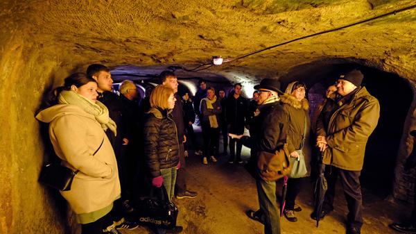Wem es draußen zu ungemütlich wurde, der konnte abtauchen: In den Nürnberger Felsengängen gab es für Interessierte eine Extraportion Kultur.