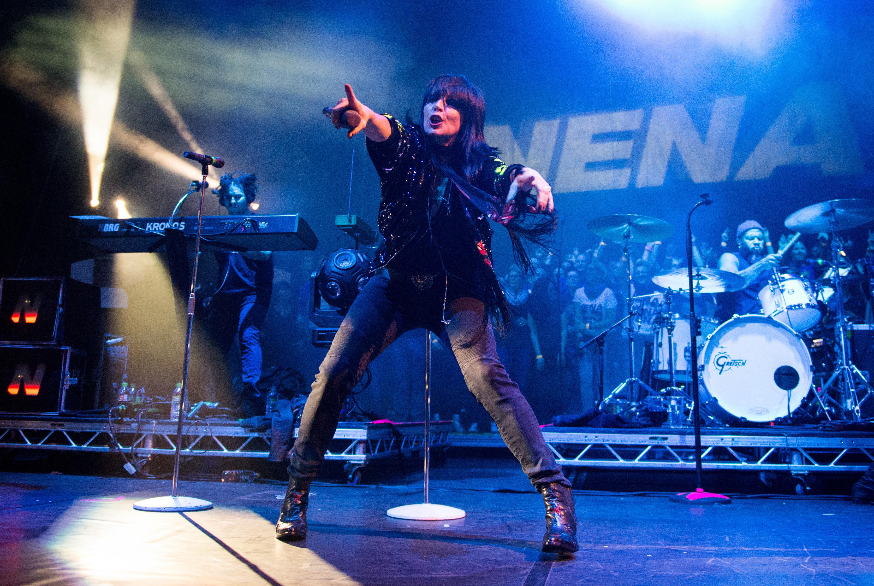 Wozu braucht man ein Abi, wenn man "99 Luftballons" hat? Ob Sängerin Nena sich diese Frage einmal gestellt hat, ist nicht überliefert. Klar ist dagegen, dass Gabriele Susanne Kerner, so ihr bürgerlicher Name, die Schule vor dem Abitur abgebrochen hat. Stattdessen machte sie eine Lehre zur Goldschmiedin und landete dann in den 80er Jahren spätestens mit ihrem Welthit unübersehbar in den Charts.