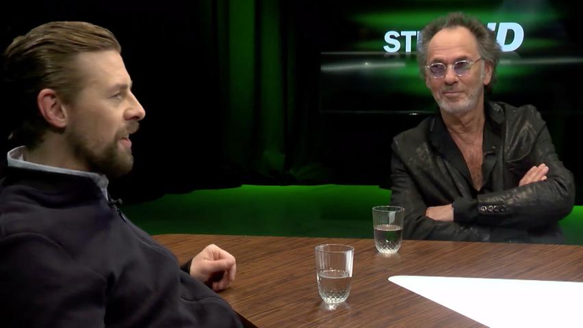 Showgrößen unter sich: Klaas Heufer-Umlauf (links) im Gespräch mit Hugo Egon Balder ("Tutti Frutti").
Showgrößen unter sich: Klaas Heufer-Umlauf (links) im Gespräch mit Hugo Egon Balder ("Tutti Frutti").