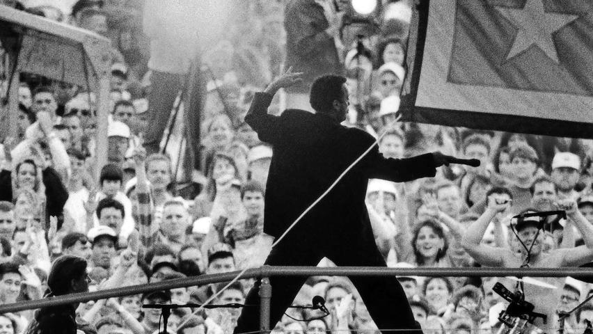 Bereits 1994 gab Billy Joel ein Open-Air-Konzert auf dem ehemaligen Nürnberger Reichsparteitagsgelände - allerdings ausschließlich für Angehörige der US-Army.