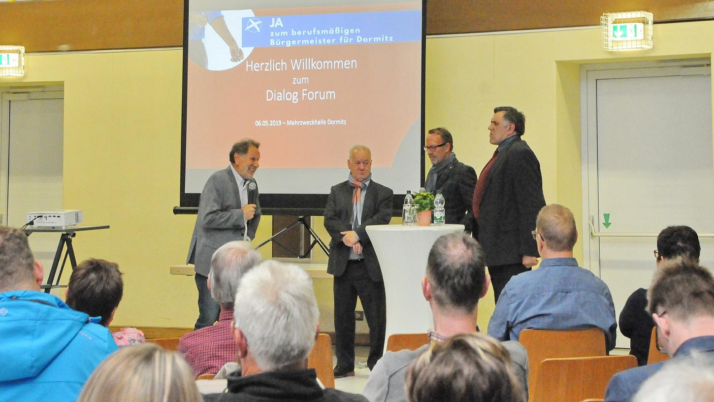 Drei Bürgermeister und ein Moderator (von links): Georg Förste, Rudolf Braun, Michael Lein und Oswald Siebenhaar auf dem Dialogforum in Dormitz.
