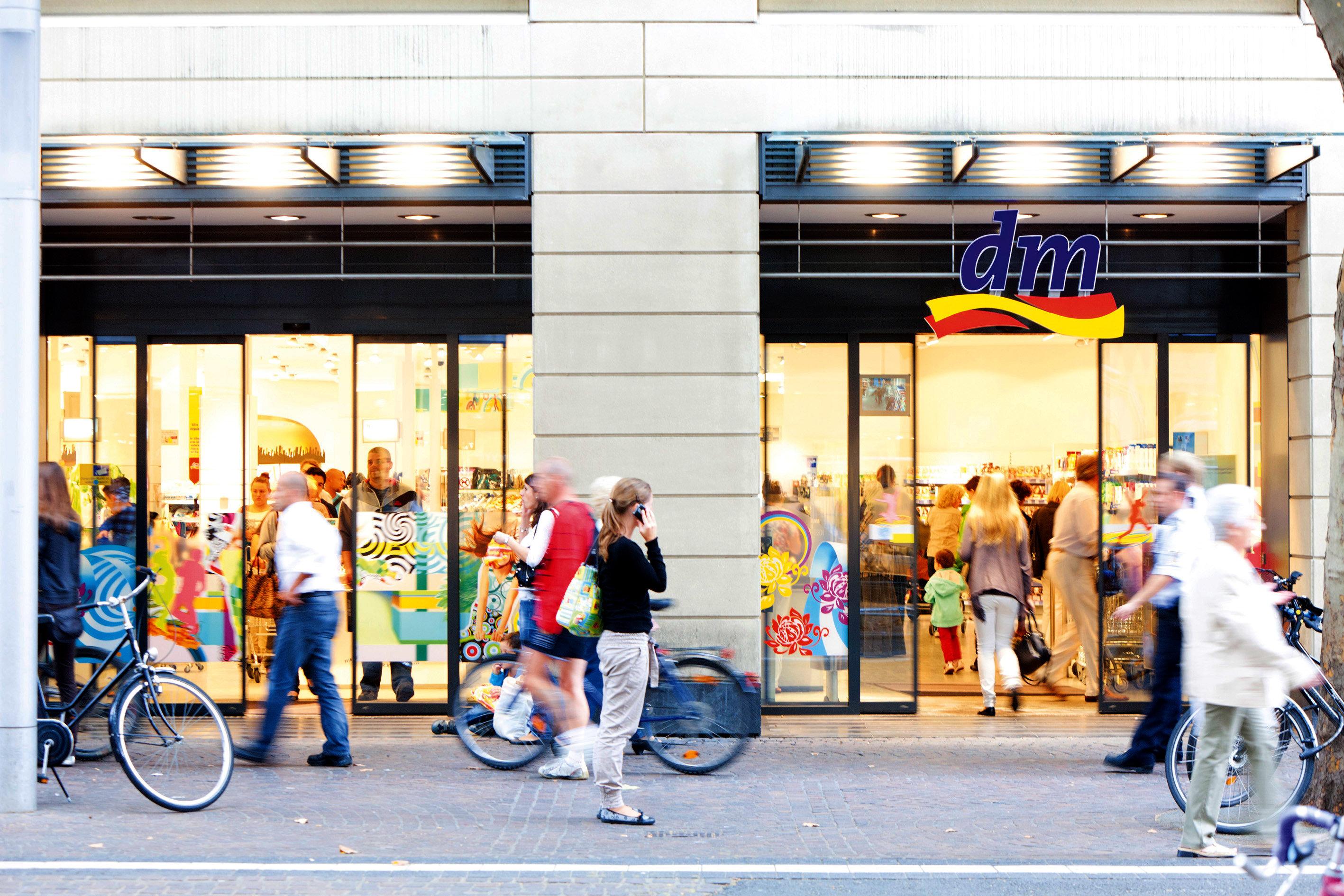 dm-Drogerie konnte vor allem in der Kategorie "Attraktivität als Arbeitgeber" überzeugen.