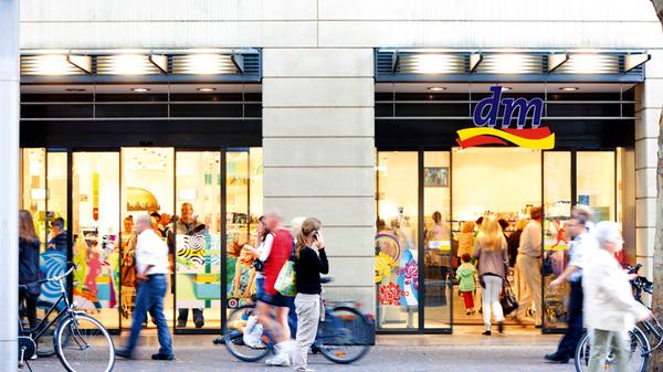 dm-Drogerie konnte vor allem in der Kategorie "Attraktivität als Arbeitgeber" überzeugen.