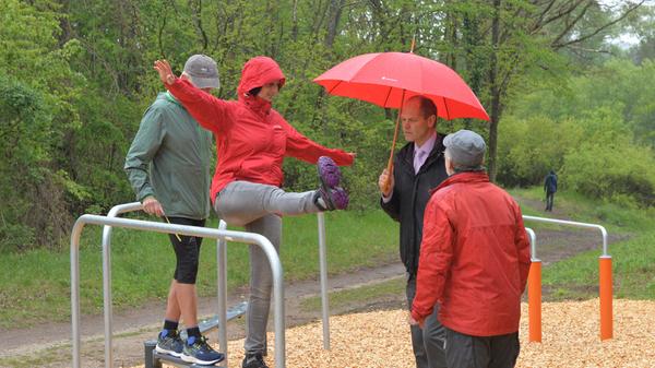 Vielfältige Möglichkeiten, Kraft und Ausdauer zu trainieren, bietet der Bewegungspark an der Eisenstraße.