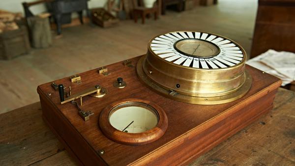 Los ging es mit der Konstruktion dieses Zeigertelegrafen im Jahr 1847. Das Foto zeigt den Nachbau, der heute in der Siemens-Zentrale München zu sehen ist.