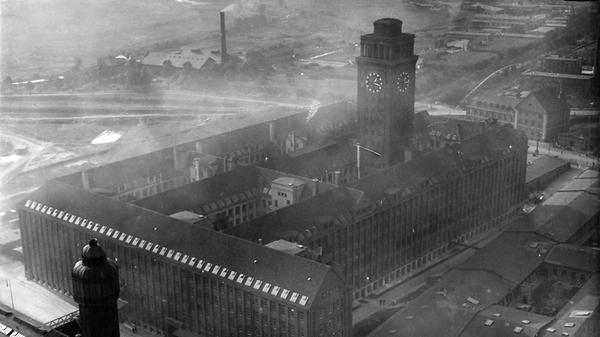 Nach dem 1. Weltkrieg liefen die Geschäfte gut - abzulesen nicht zuletzt am schnellen Wachstum der Siemensstadt in Berlin. Das Foto entstand um 1924.