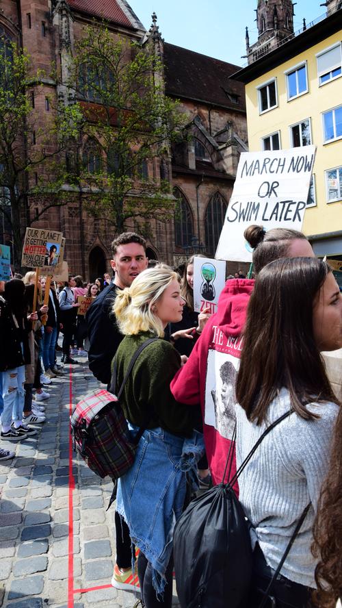 Bilder: Hier protestieren hunderte Schüler in Nürnberg bei 