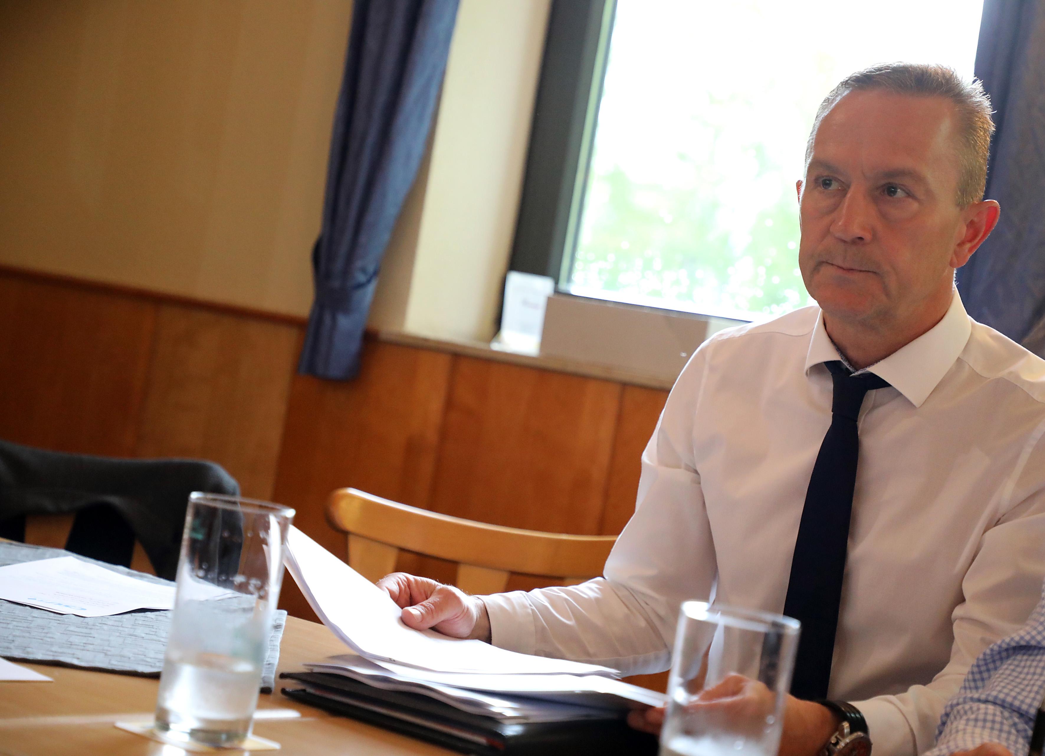 Vorsitzender der Stadtversammlung ist seit 2017 Udo Schönfelder. Er wurde im Amt bestätigt, ehe er zum OB-Kandidaten gewählt wurde.