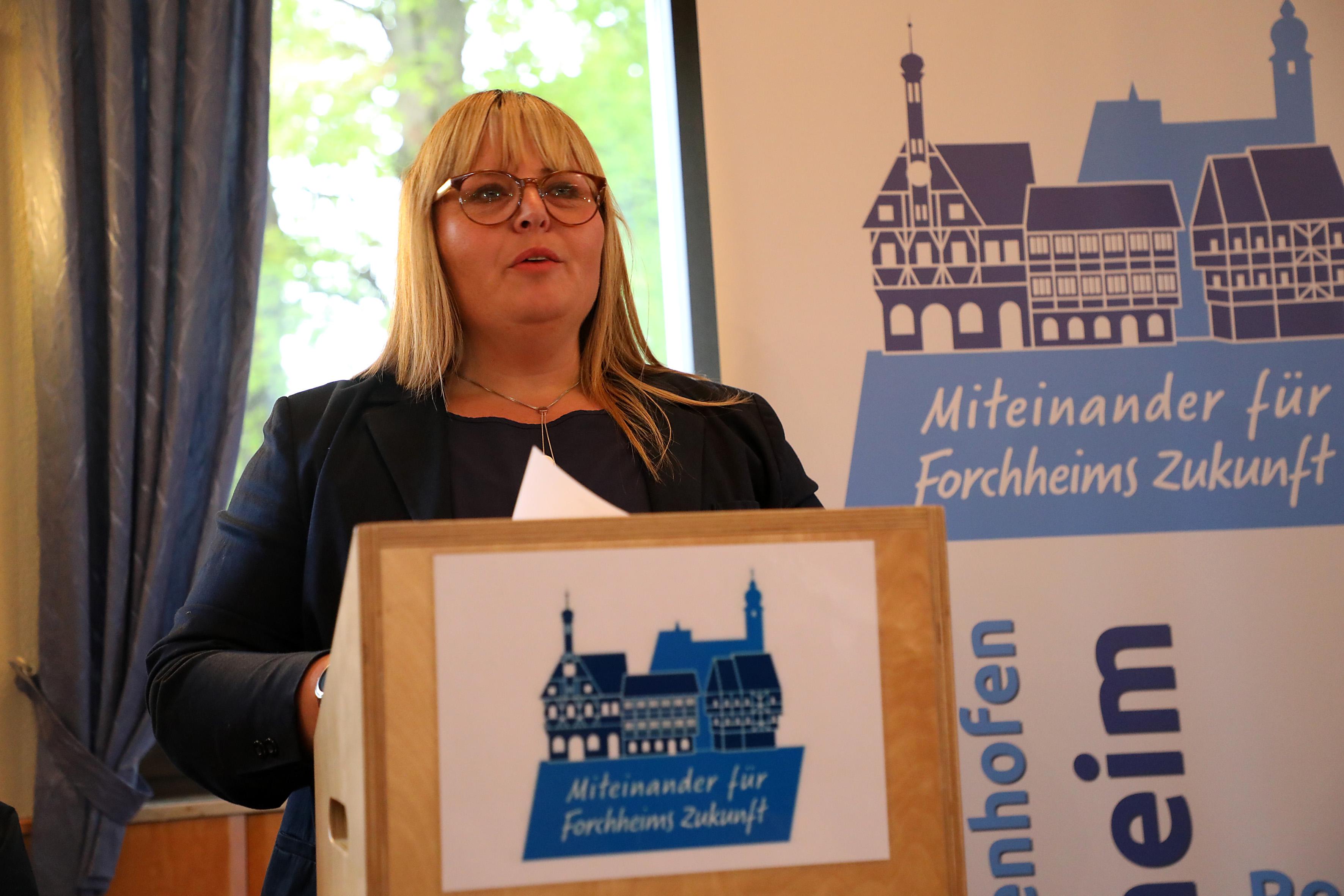 Martina Hebendanz, die Ortsvorsitzende der CSU Kersbach, begrüßte die Delegierten als Gastgeberin.