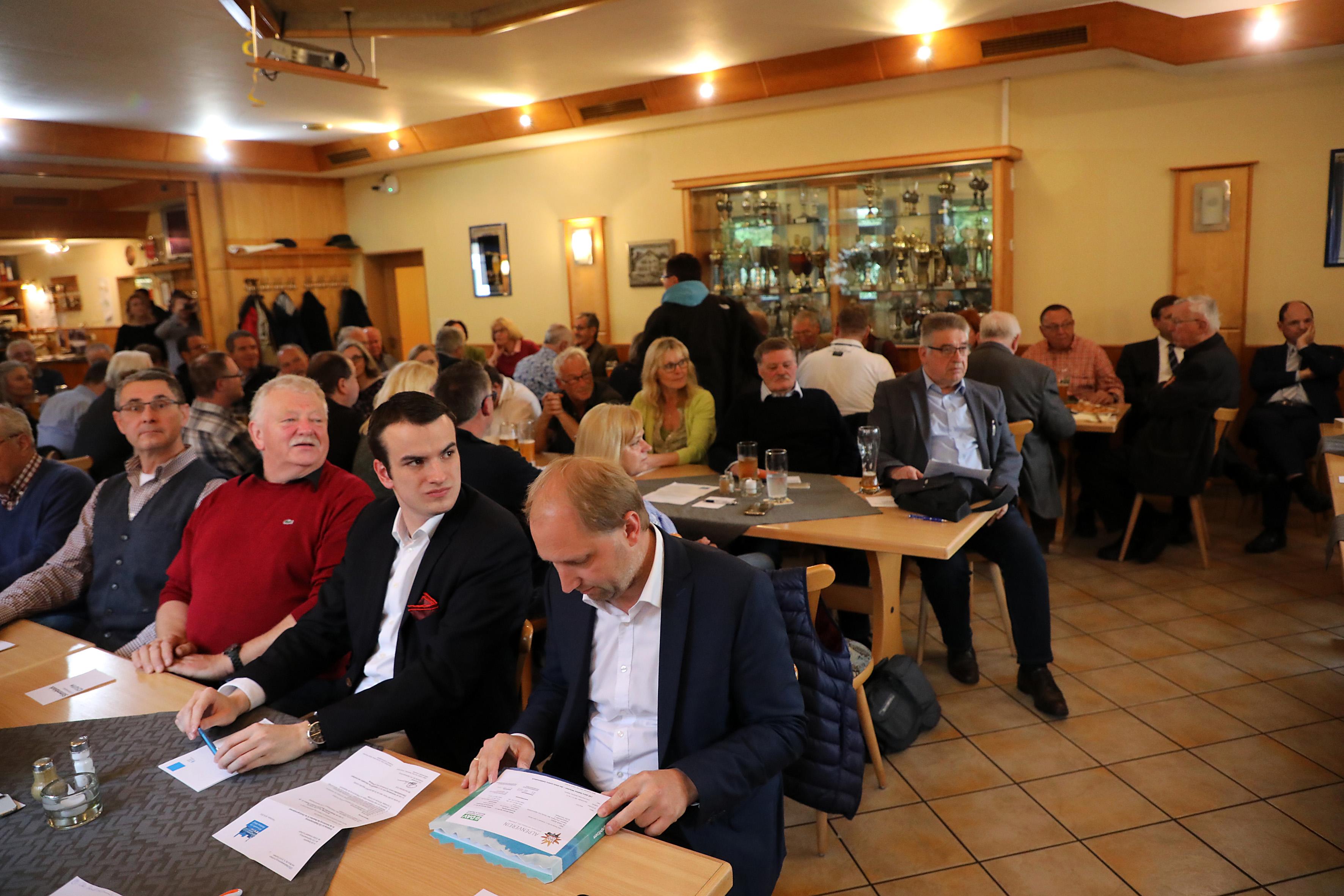 Die weitaus meisten Delegierten waren Männer.