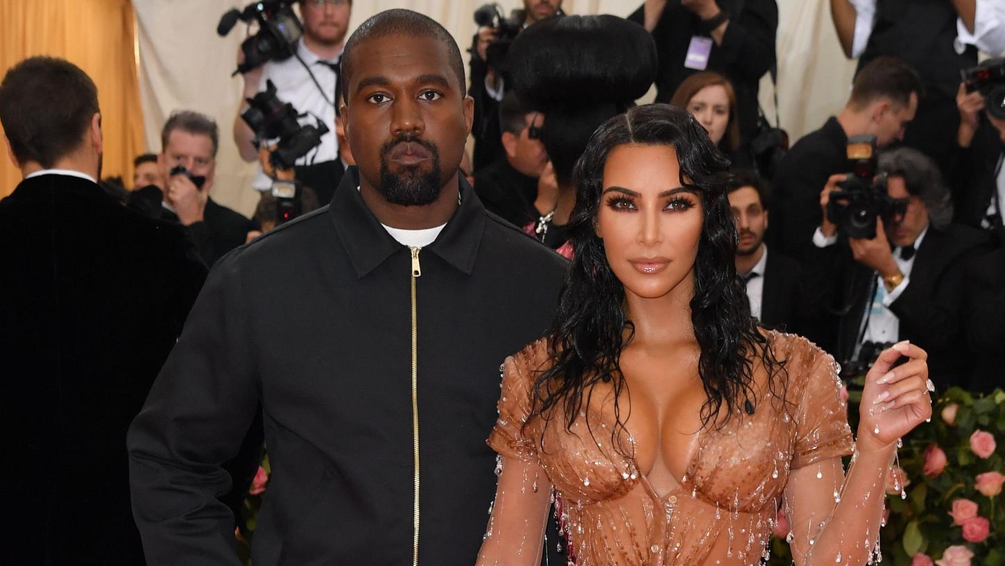Kanye West und Kim Kardashian West heißen ihr viertes Kind willkommen.