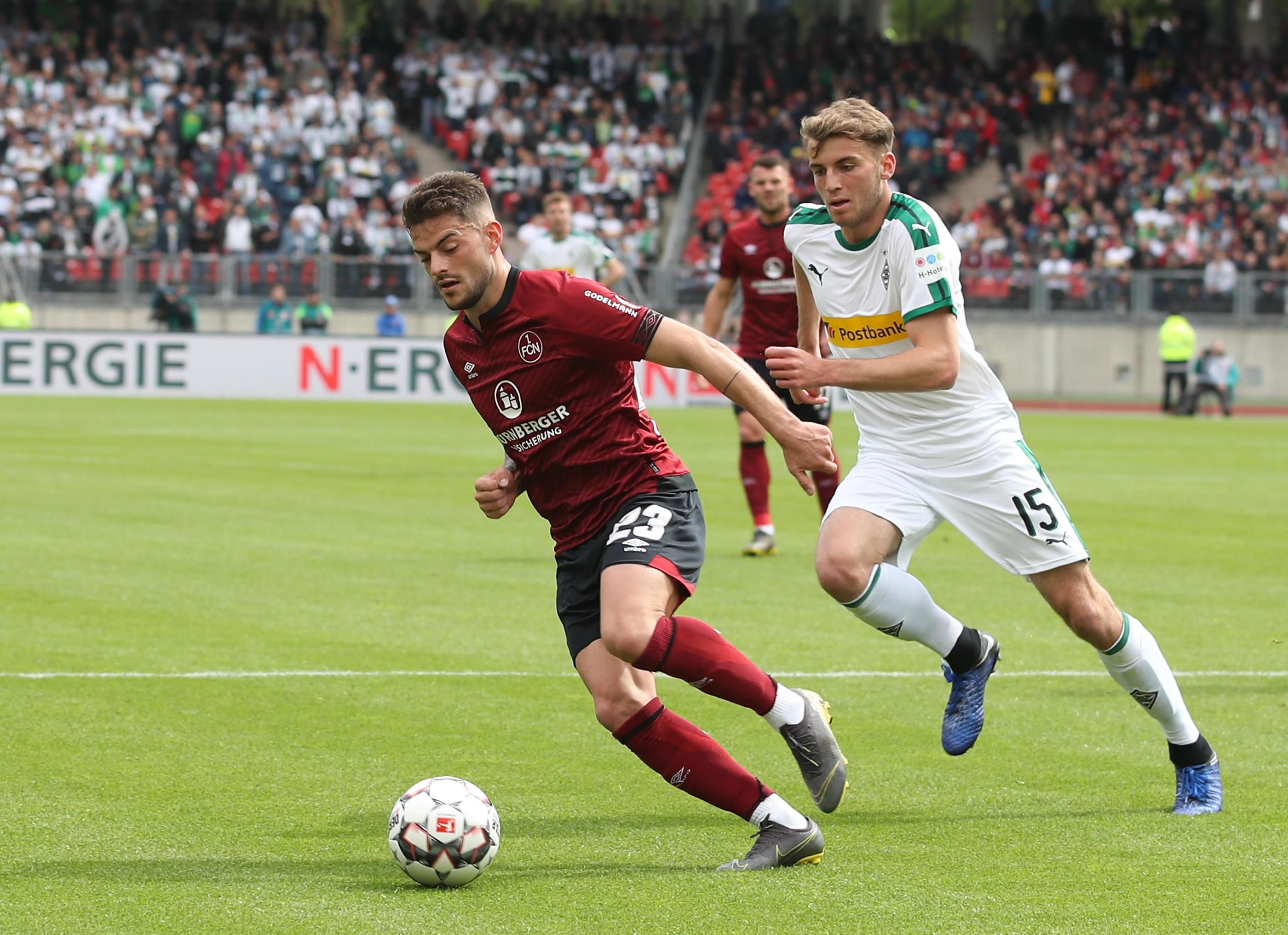 Agierte defensiv meist clever und zeigte nach vorne auch Spielwitz. Nur Zählbares kam nicht dabei heraus Redaktion: 4 | kicker: 4 | User: 4,6 (346 Stimmen)