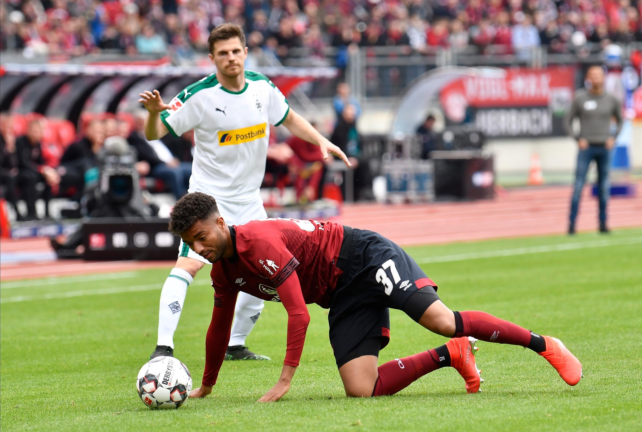 Redaktion: Ohne Bewertung | kicker: Ohne Bewertung | User: 4,4 (332 Stimmen)