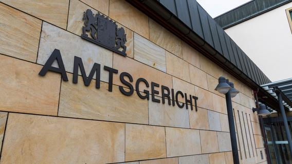 Kleinwagen gerammt: Angeklagter lieferte sich Verfolgungsjagd auf der A 3 bei Erlangen-Tennenlohe