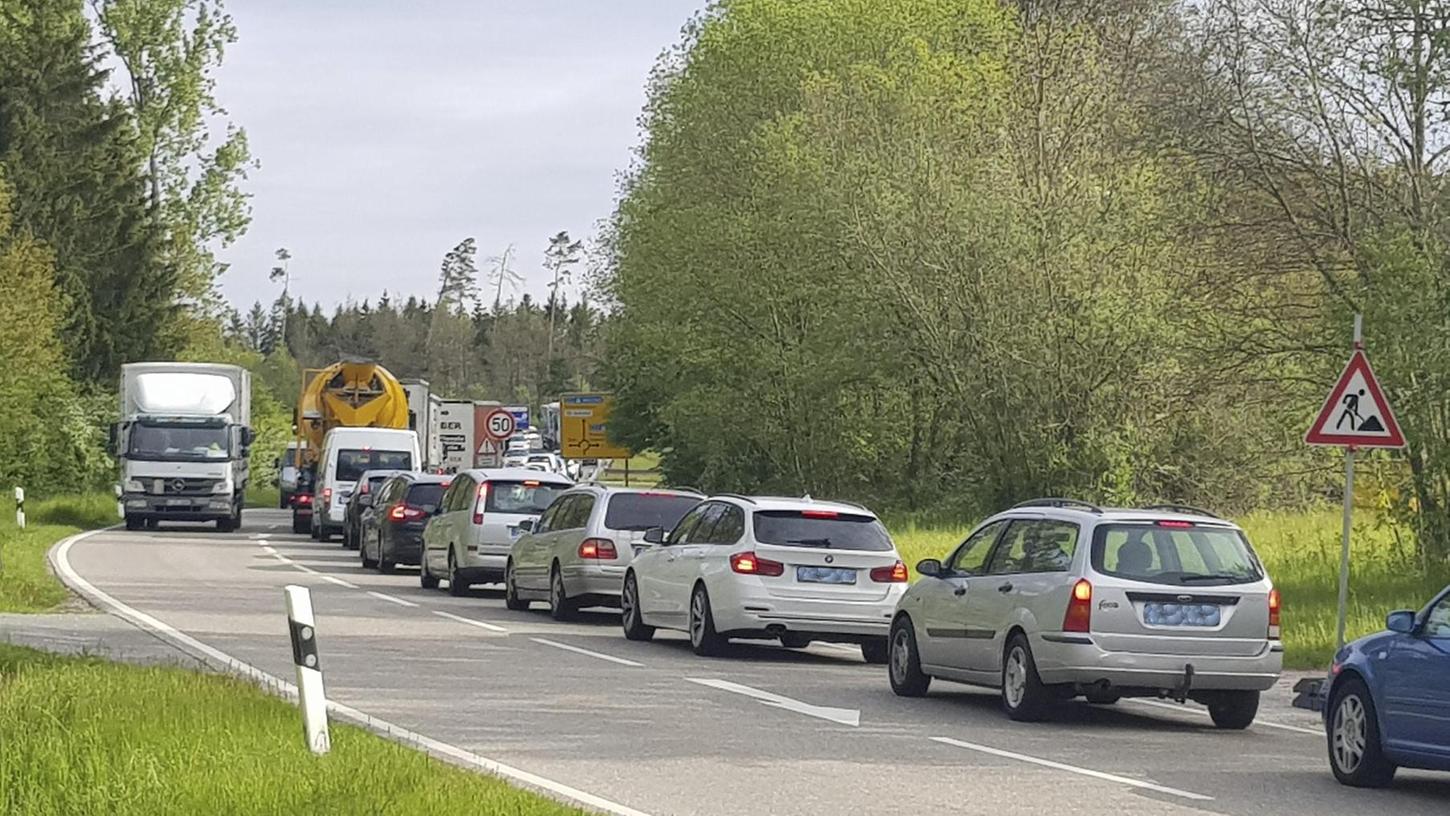 Verkehrskollaps am Kreisel: Bei Allersberg geht nichts mehr