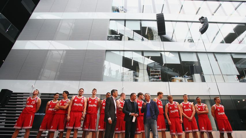 Das Basketballteam des FC Bayern München besuchte das adidas headquarters am 23. September 2014 in Herzogenaurach