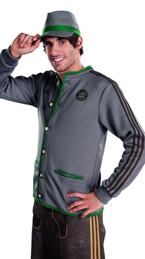 FC Bayern-Spieler Javi Martinez mit adidas-Trachten-Outfit 2013.