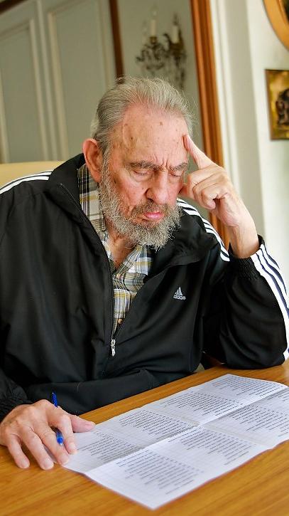 War nie auf der World of Sports, doch trug vielbeachtet öfters adidas-Trainingsanzüge, vermutlich aus Olympia-Beständen: der verstorbene Commandante Fidel Castro aus Kuba, 2011.