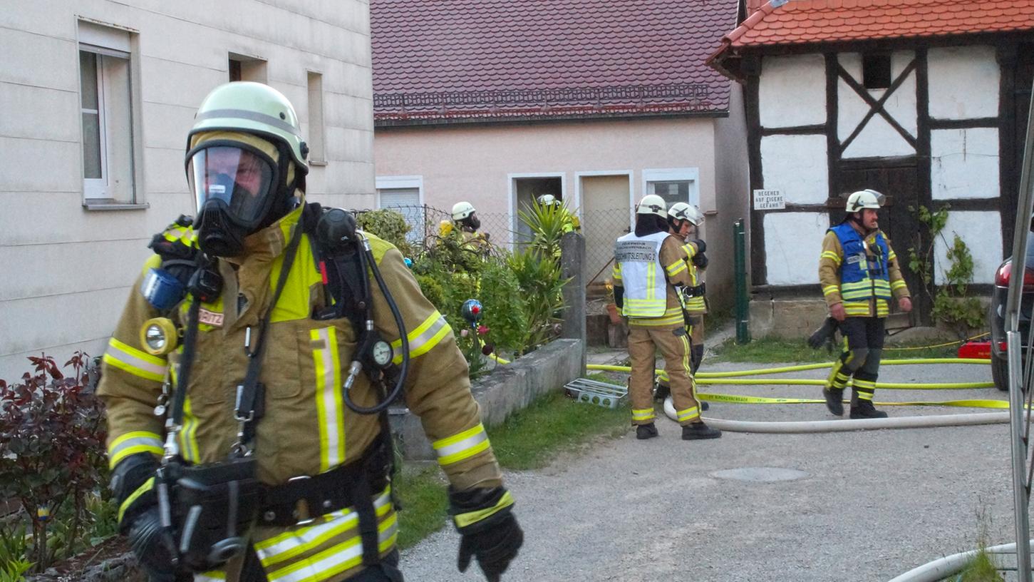 Kirchehrenbach: Feuerwehr probt brandgefährlichen Einsatz