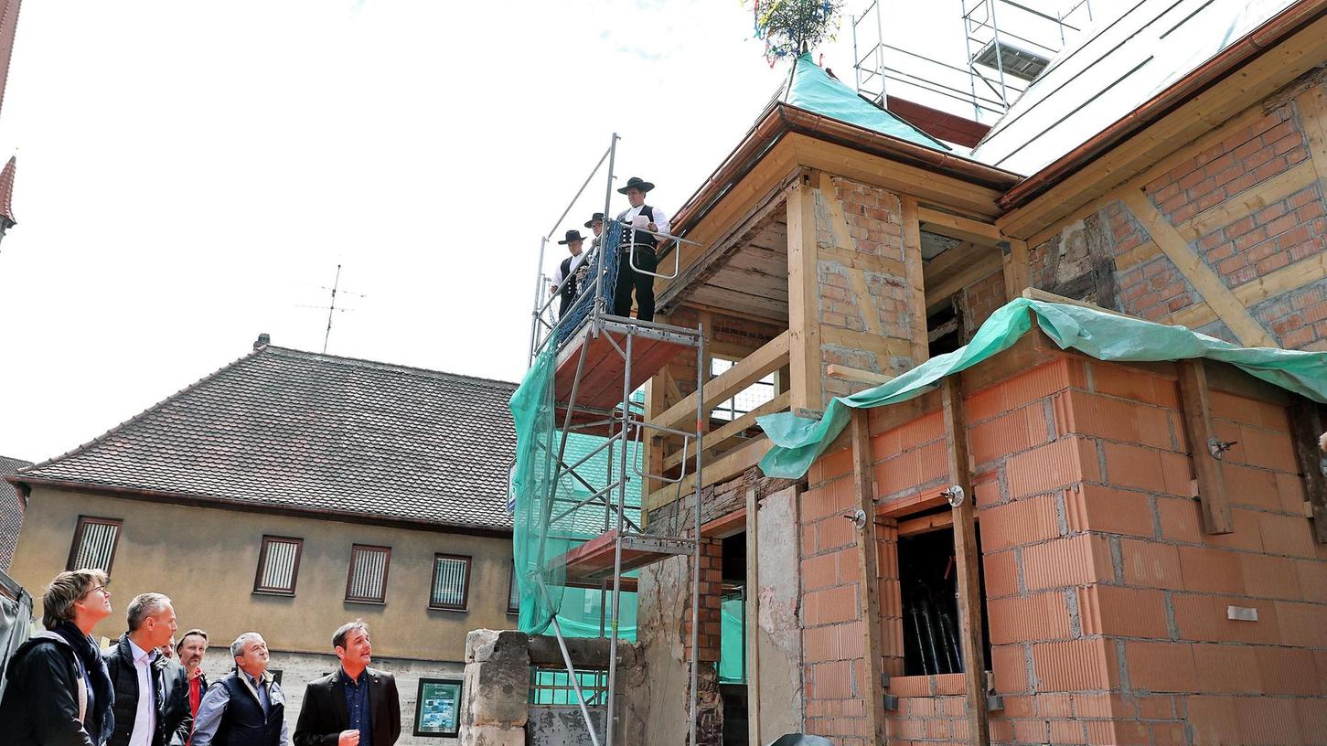 Burgfarrnbach: Marodes Fachwerkhaus wird hergerichtet