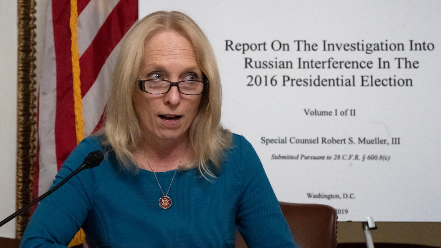 Mary Gay Scanlon, demokratische Abgeordnete im US-Repräsentantenhaus und Mitglied des Justizkomitees, eröffnete die vollständige Lesung des Berichts von Sonderermittler Mueller.