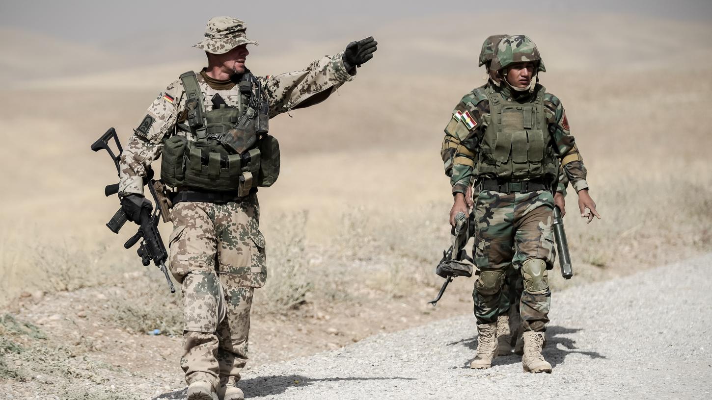 Die Bundeswehr führt die Ausbildung irakischer Streitkräfte weiter fort, nachdem das Programm zu Beginn der Woche ausgesetzt worden war.