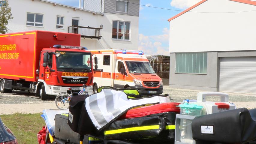 Dachstuhl stand in Adelsdorf in Flammen