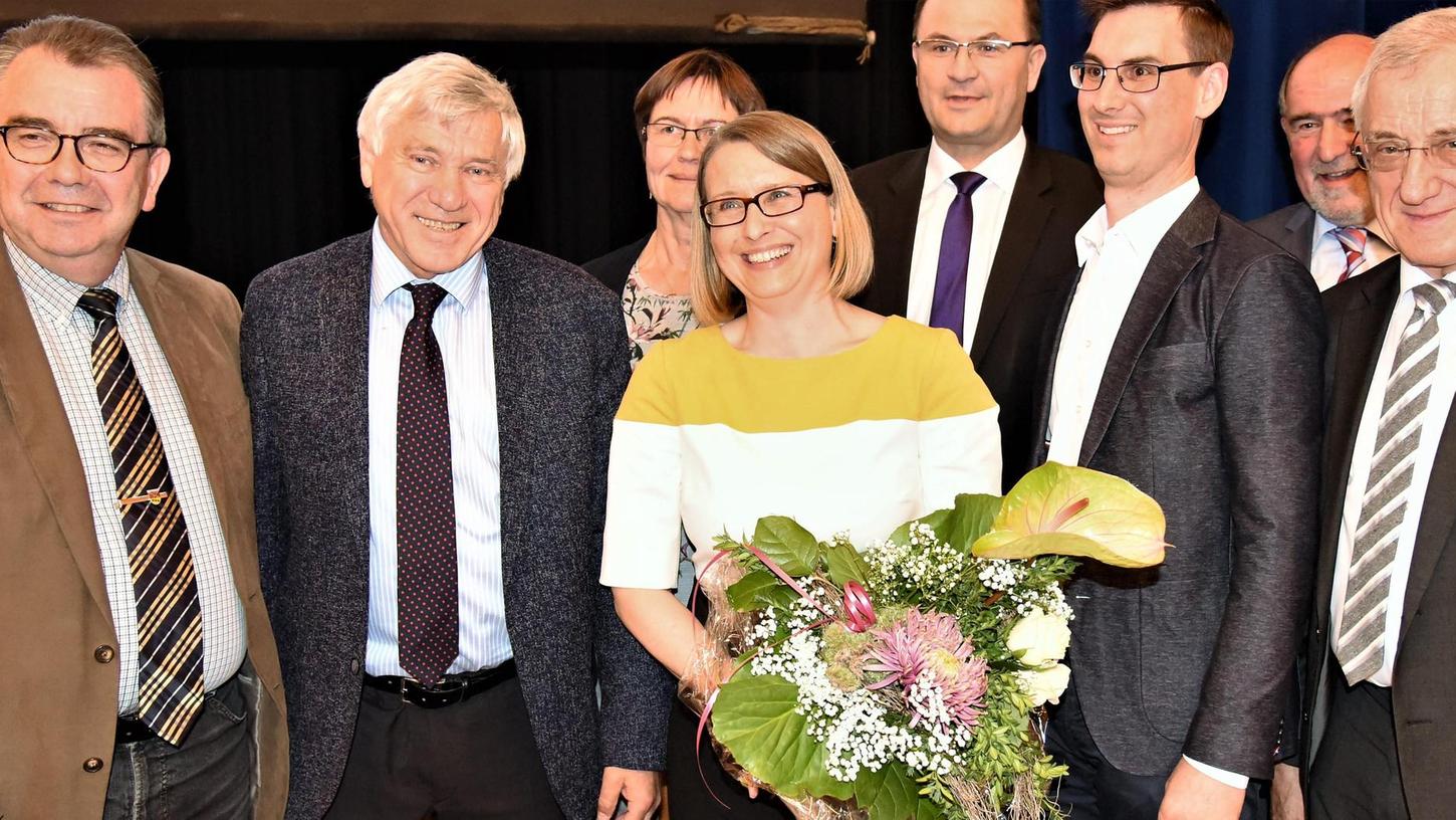 Susanne Hierl (Mitte) folgte Alois Karl bereits nach als Vorsitzende des Kreisverbands. Wird Sie auch seine Nachfolgerin als MdB? 