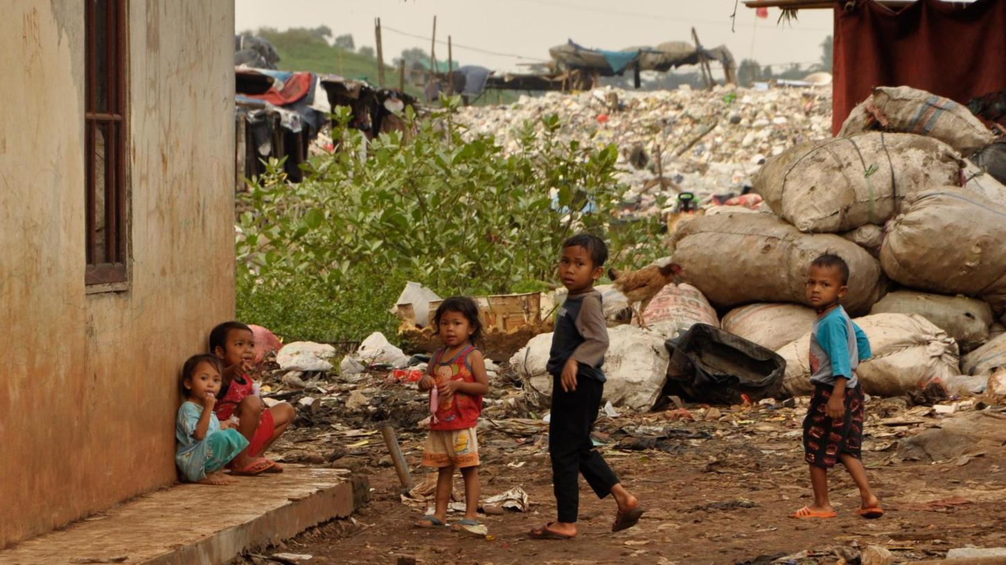 Die größte Müllhalde Südostasiens ist gleichzeitig die Heimat vieler Kinder.