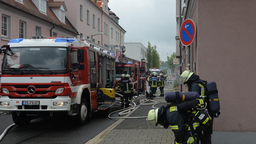 Großeinsatz in Erlangen: Sauna in Hotel brennt vollständig aus